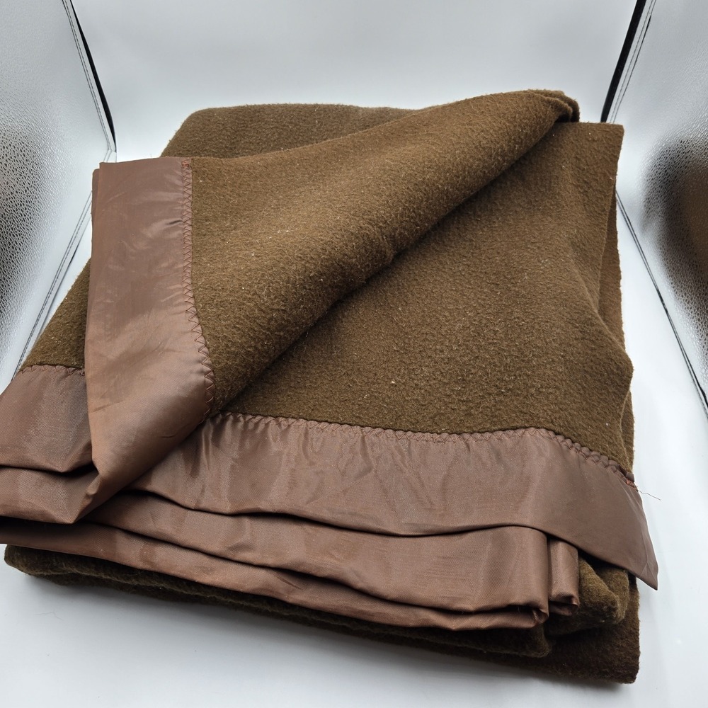 Vtg Stevens Utica Thermal Chocolate Brown Blanket Satin Trim USA‎ Acrylic 64x80